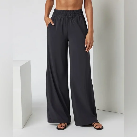 Vuori Villa Wideleg Pant - Black - Picture 1 of 11
